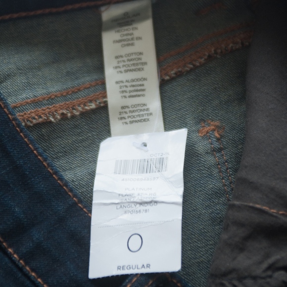 NWT Chico's Size 0 (US4) Platinum Flare Jeans - Picture 4 of 8